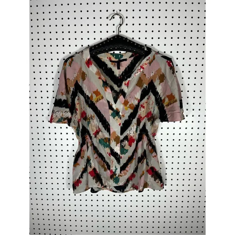 BCBG Maxazria Silk Blouse Multi V-Neck Elastic Waist Sides size xs